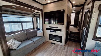 2019 Forest River RIVERSTONE 39RKFB   - Photo 9 - Liberty, TX 77575