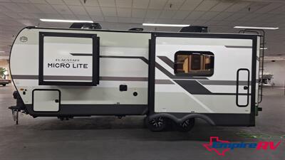 2026 Forest River FLAGSTAFF MICRO-LITE 25SRK   - Photo 4 - Liberty, TX 77575