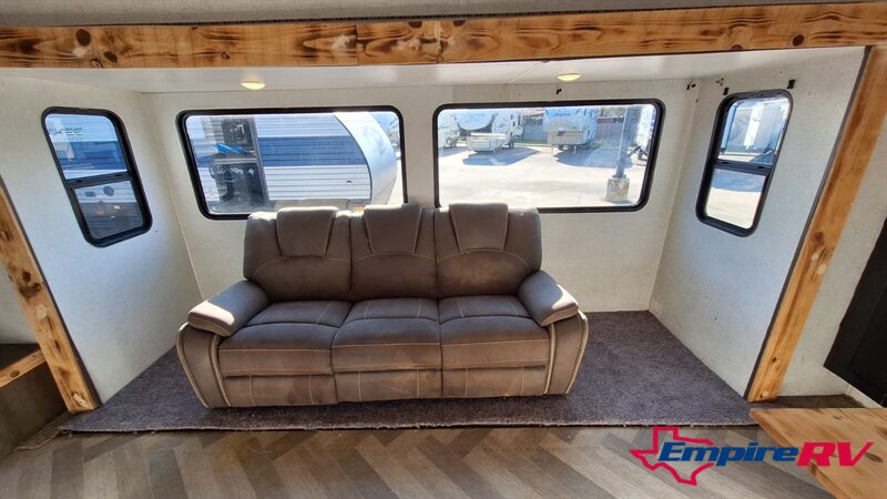 2020 Forest River SALEM 32BHDS 32bhds - Photo 11 - Liberty, TX 77575