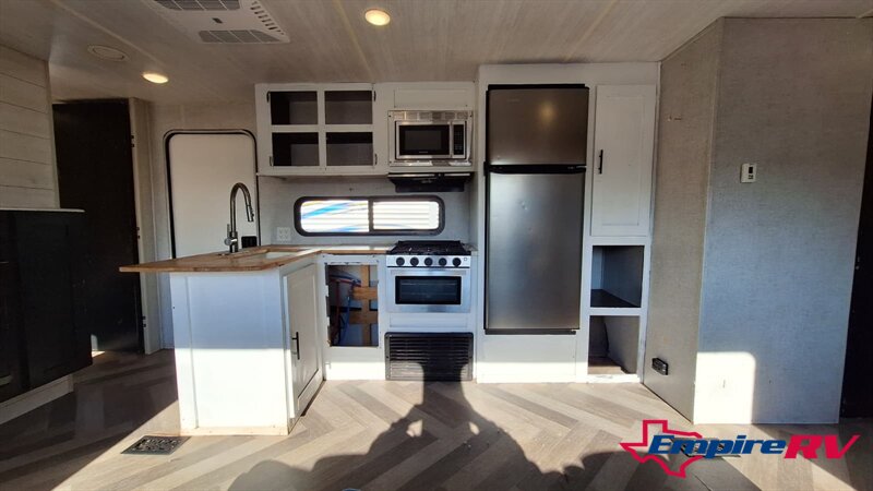 2020 Forest River SALEM 32BHDS 32bhds - Photo 9 - Liberty, TX 77575