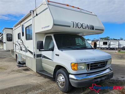 2004 Fleetwood Tioga   - Photo 3 - Liberty, TX 77575