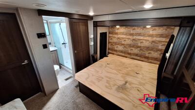 2020 Keystone AVALANCHE 366MB   - Photo 13 - Liberty, TX 77575