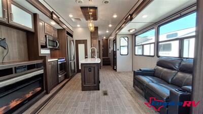 2020 Keystone AVALANCHE 366MB   - Photo 7 - Liberty, TX 77575