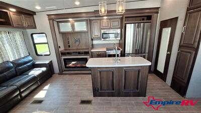 2020 Keystone AVALANCHE 366MB   - Photo 6 - Liberty, TX 77575