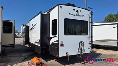 2020 Keystone AVALANCHE 366MB   - Photo 3 - Liberty, TX 77575