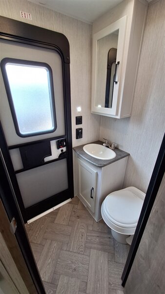 2021 Palomino Puma 32bhqs - Photo 9 - Liberty, TX 77575