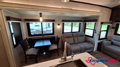 2022 Jayco northpoint 377RLBH   - Photo 14 - Liberty, TX 77575