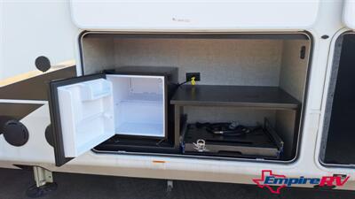 2022 Jayco northpoint 377RLBH   - Photo 7 - Liberty, TX 77575