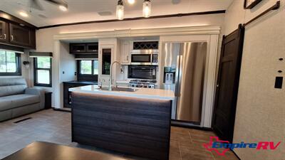 2022 Jayco northpoint 377RLBH   - Photo 13 - Liberty, TX 77575