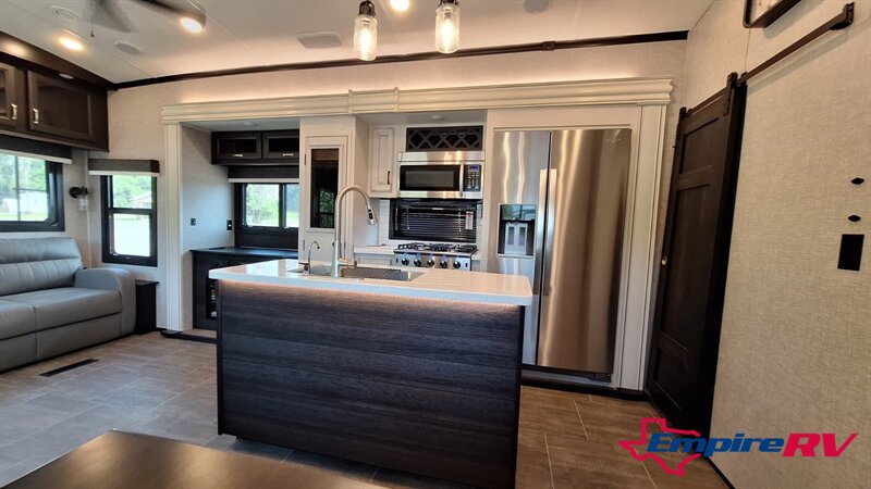 2022 Jayco northpoint 377RLBH   - Photo 13 - Liberty, TX 77575