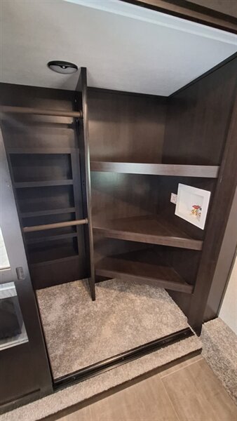 2022 Jayco northpoint 377RLBH   - Photo 24 - Liberty, TX 77575