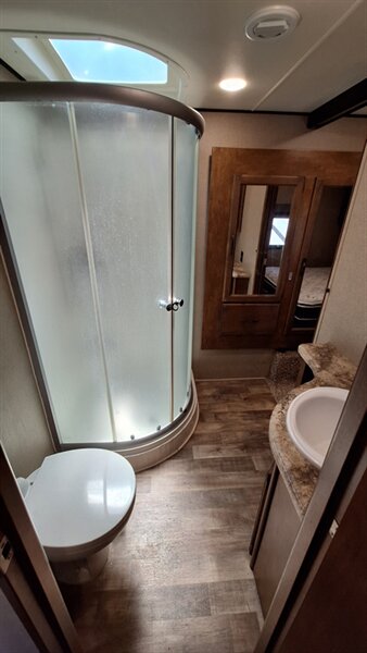 2016 Grand Design RV Reflection - Photo 11 - Liberty, TX 77575