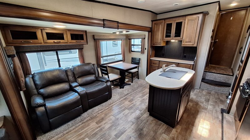 2016 Grand Design RV Reflection - Photo 10 - Liberty, TX 77575