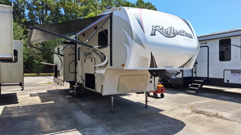 2016 Grand Design RV Reflection   - Photo 1 - Liberty, TX 77575