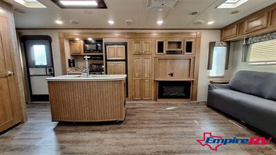 2018 Rockwood 8328BS   - Photo 7 - Liberty, TX 77575