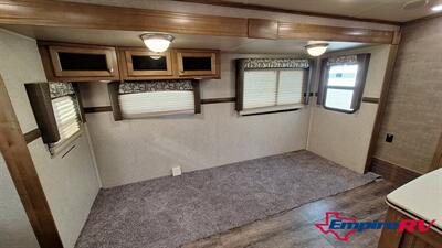 2018 Rockwood 8328BS   - Photo 8 - Liberty, TX 77575