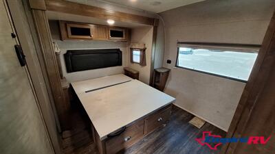 2018 Rockwood 8328BS   - Photo 11 - Liberty, TX 77575