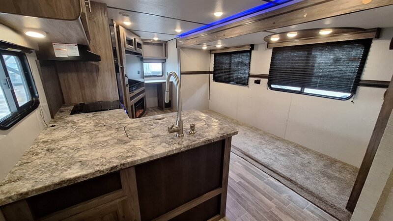 2021 Keystone zinger 299RE - Photo 5 - Oxnard, CA 93030