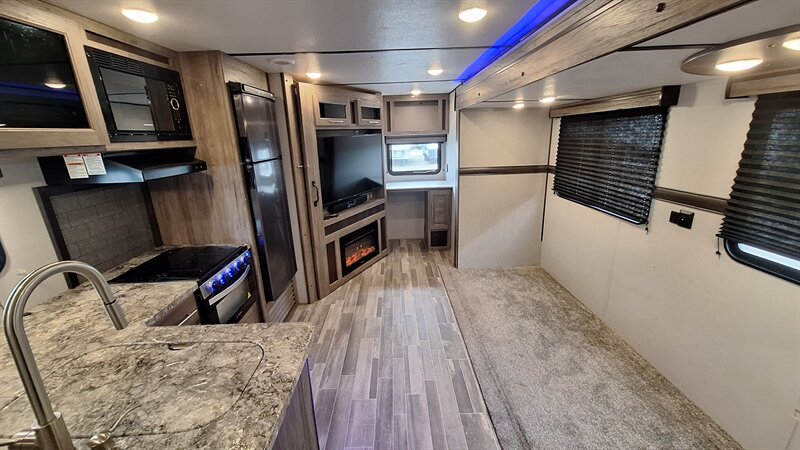 2021 Keystone zinger 299RE - Photo 7 - Oxnard, CA 93030