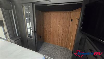 2021 DRV FULLHOUSE LX455   - Photo 23 - Liberty, TX 77575