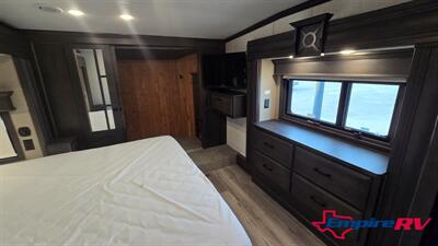 2021 DRV FULLHOUSE LX455   - Photo 20 - Liberty, TX 77575