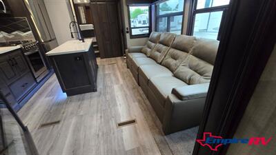 2021 DRV FULLHOUSE LX455   - Photo 11 - Liberty, TX 77575