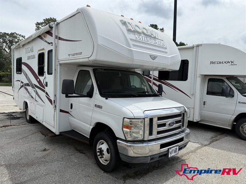 2012 Fleetwood Tioga montara 25K - Photo 2 - Liberty, TX 77575