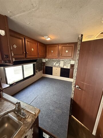 2012 Fleetwood Tioga montara 25K - Photo 6 - Liberty, TX 77575