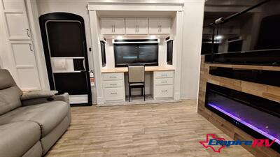 2023 Forest River Riverstone 391FSK   - Photo 13 - Liberty, TX 77575