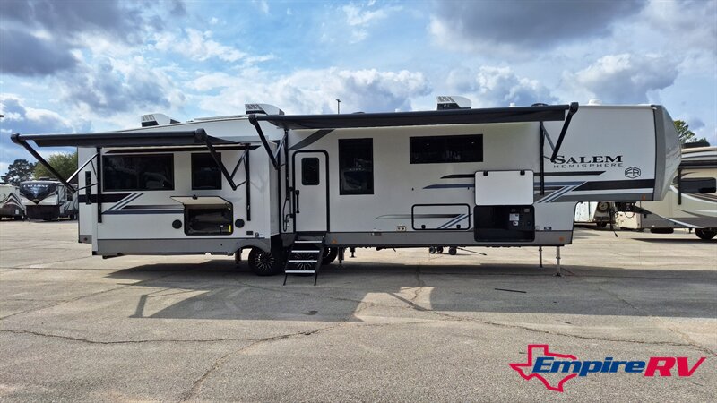 1996 Forest River Salem   - Photo 1 - Liberty, TX 77575