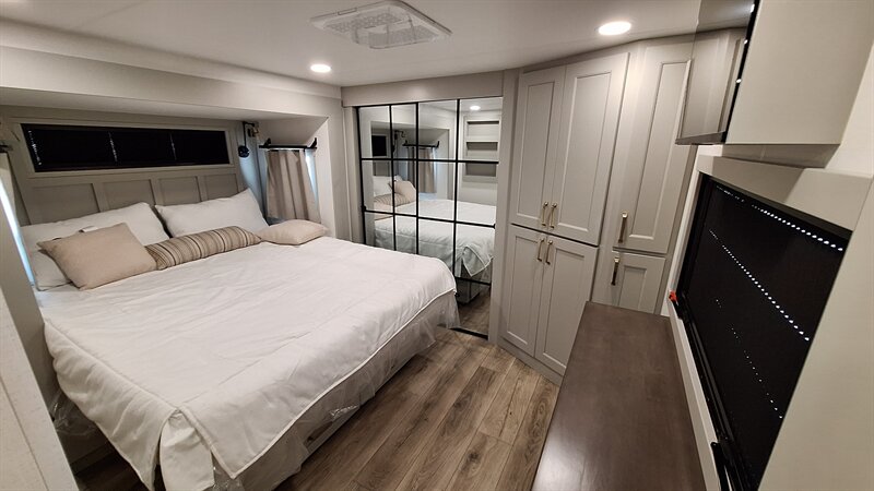 2025 Brinkley RV Model G 3970 - Photo 30 - Liberty, TX 77575