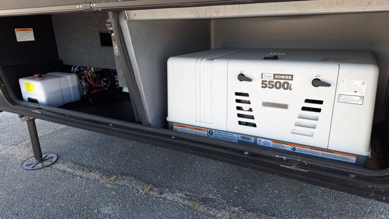 2025 Brinkley RV Model G 3970 - Photo 12 - Liberty, TX 77575