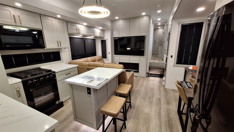 2025 Brinkley RV Model G 3970 - Photo 16 - Liberty, TX 77575