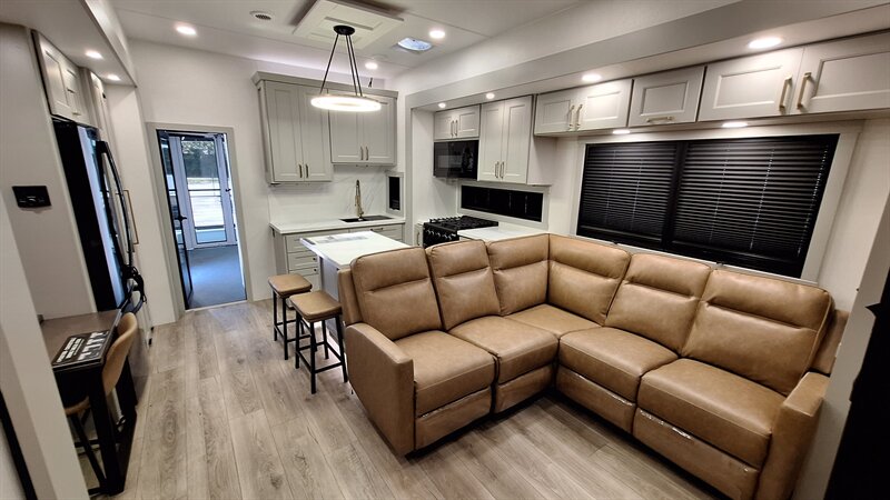2025 Brinkley RV Model G 3970 - Photo 15 - Liberty, TX 77575