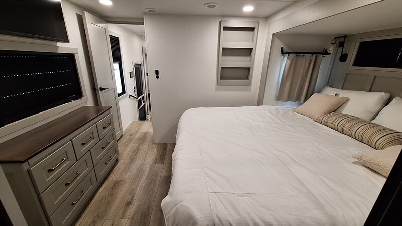 2025 Brinkley RV Model G 3970 - Photo 34 - Liberty, TX 77575