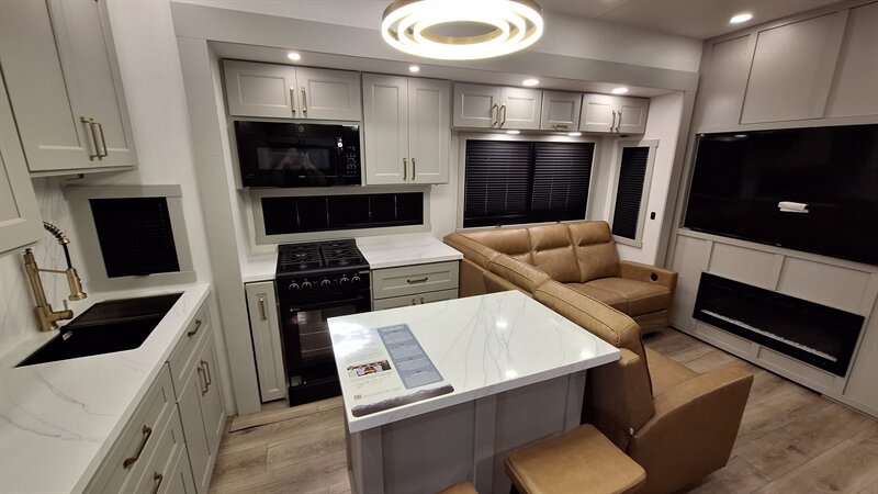 2025 Brinkley RV Model G 3970 - Photo 17 - Liberty, TX 77575