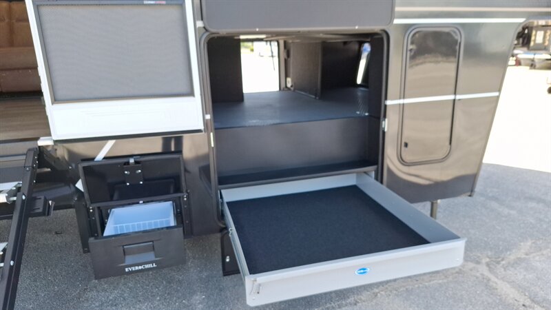 2025 Brinkley RV Model G 3970 - Photo 9 - Liberty, TX 77575