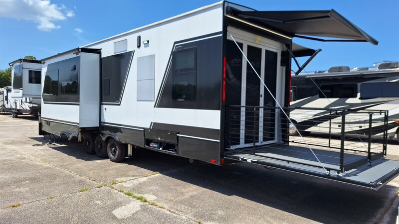 2025 Brinkley RV Model G 3970 - Photo 6 - Liberty, TX 77575