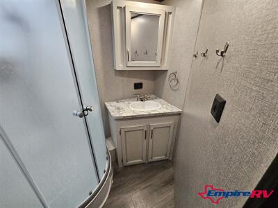 2021 Jayco Jayflight 33RBTS   - Photo 11 - Liberty, TX 77575