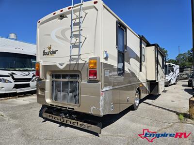 2008 Fleetwood BOUNDER 38S   - Photo 9 - Liberty, TX 77575