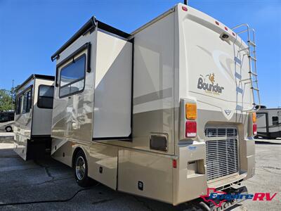 2008 Fleetwood BOUNDER 38S   - Photo 10 - Liberty, TX 77575