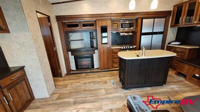 2017 Jayco Eagle 325Bhqs   - Photo 10 - Liberty, TX 77575