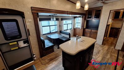 2017 Jayco Eagle 325Bhqs   - Photo 12 - Liberty, TX 77575