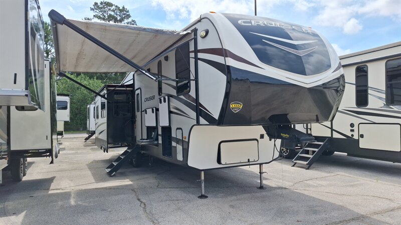 2018 CROSSROADS CRUISER 3471MD   - Photo 1 - Oxnard, CA 93030
