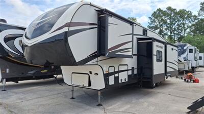 2018 CROSSROADS CRUISER 3471MD   - Photo 2 - Oxnard, CA 93030