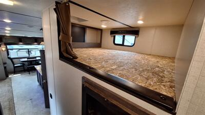 2018 CROSSROADS CRUISER 3471MD   - Photo 14 - Oxnard, CA 93030