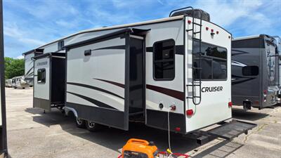 2018 CROSSROADS CRUISER 3471MD   - Photo 3 - Oxnard, CA 93030