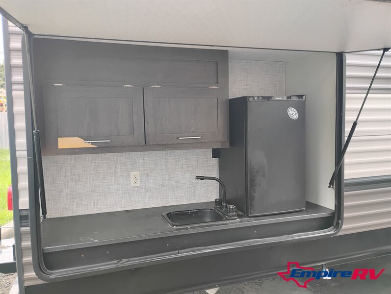 2019 Forest River WILDWOOD 33TS - Photo 6 - Liberty, TX 77575
