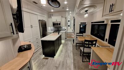 2022 Forest River Riverstone LEGACY 442MC - Photo 8 - Oxnard, CA 93030
