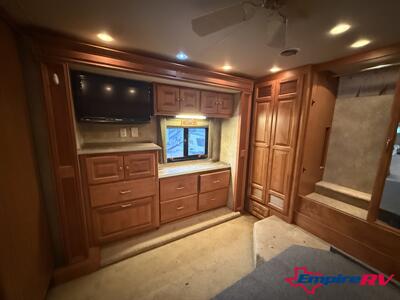 2010 Tiffin PHEATON 40QTH - Photo 14 - Liberty, TX 77575